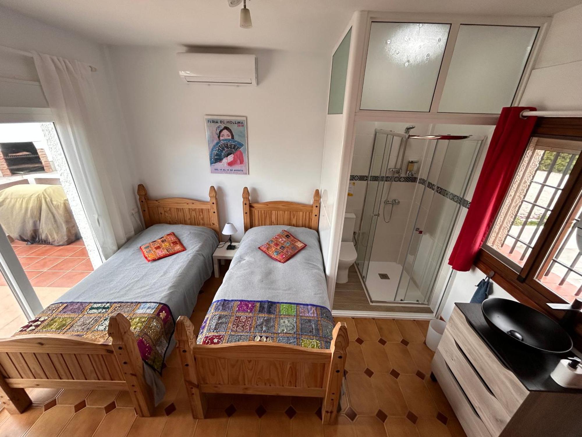 Villa Stunning Felipe, With Private Pool & Hot Tub Almogia